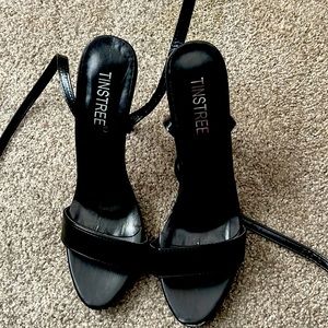 Black heels with red bottoms